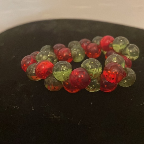 6” red green beaded stackable stretch bracelet with 32 beads - Picture 3 of 8